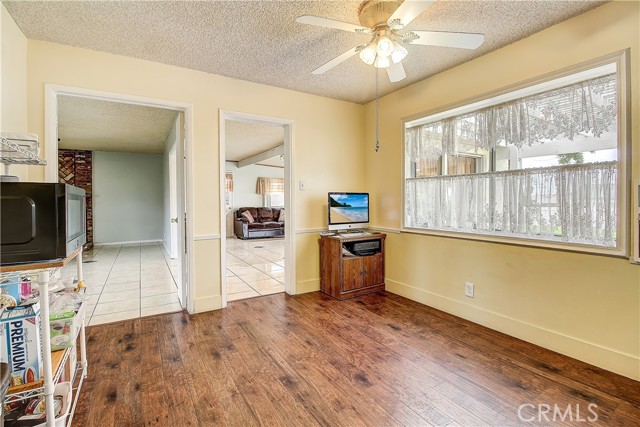 Detail Gallery Image 18 of 38 For 121 W Citron St, Corona,  CA 92882 - 3 Beds | 2 Baths