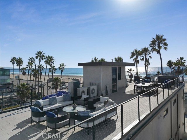 3011 Ocean Front Walk, Venice CA: https://media.crmls.org/medias/36de57d7-897c-4eaa-ad1a-3d948f92e644.jpg