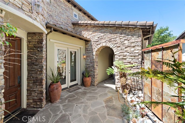 4 Dennis Lane, Ladera Ranch CA: https://media.crmls.org/medias/36deafbe-a24b-4997-a3b4-5ade0be7a444.jpg