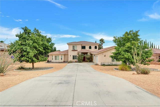 Detail Gallery Image 1 of 40 For 16671 Menahka Road, Apple Valley,  CA 92307 - 3 Beds | 3/1 Baths