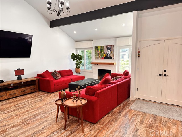 Detail Gallery Image 5 of 29 For 17400 Laurelbrook Ct, Cerritos,  CA 90703 - 3 Beds | 2 Baths