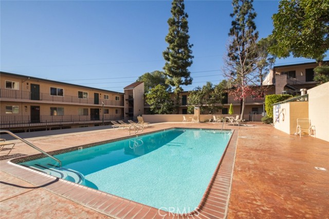 Detail Gallery Image 32 of 38 For 2940 N Verdugo Rd #321,  Glendale,  CA 91208 - 2 Beds | 2 Baths