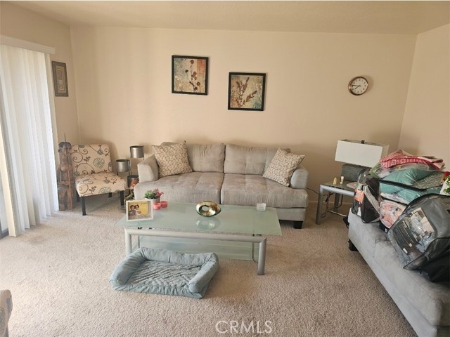 Detail Gallery Image 8 of 12 For 19045 Elm, Apple Valley,  CA 92308 - 2 Beds | 2 Baths