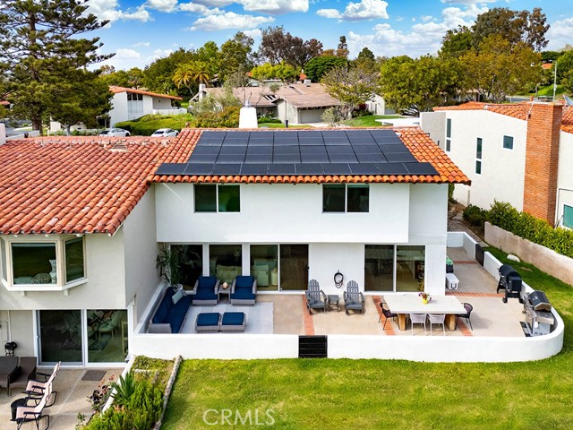 2111 Vista Entrada, Newport Beach CA: https://media.crmls.org/medias/36e36415-f7d1-4ed1-ba9b-e15cd77d6fcb.jpg