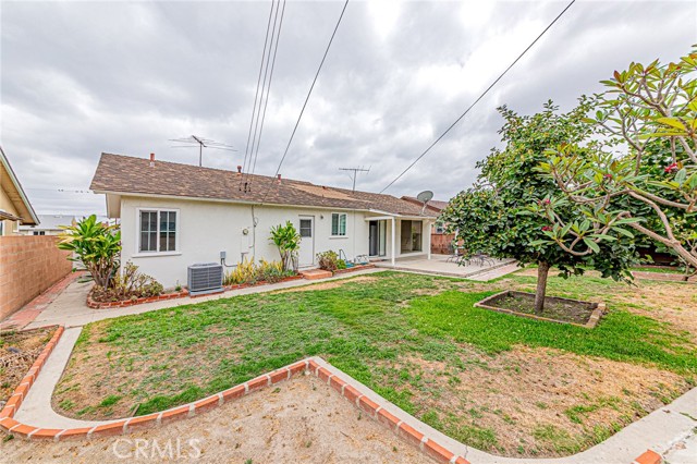 11511 Margie Lane, Garden Grove CA: https://media.crmls.org/medias/36e3655b-c353-4f71-b6a8-737feb383653.jpg