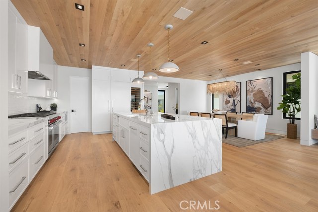 20 Balboa Coves, Newport Beach CA: https://media.crmls.org/medias/36e45537-022c-4fe4-acc0-ae00cbfa9b4d.jpg