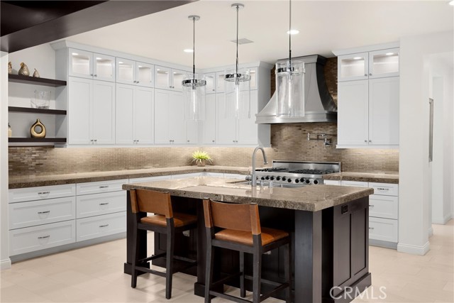 Detail Gallery Image 13 of 56 For 43360 via Siena, Indian Wells,  CA 92210 - 6 Beds | 5/2 Baths