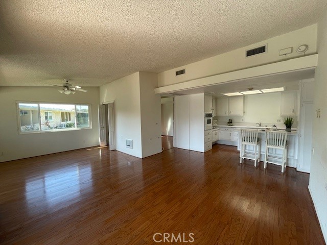 Detail Gallery Image 6 of 24 For 1241 Knollwood #46-F,  Seal Beach,  CA 90740 - 2 Beds | 1 Baths