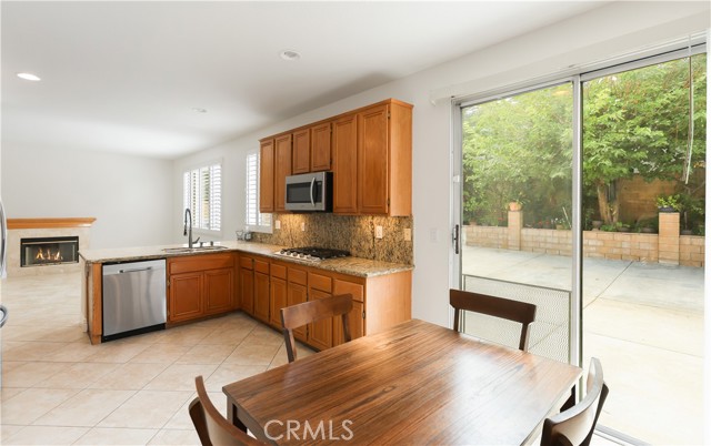 43 Declaration Place, Irvine CA: https://media.crmls.org/medias/36e65df9-902d-4ef2-9b80-9871a98d7976.jpg