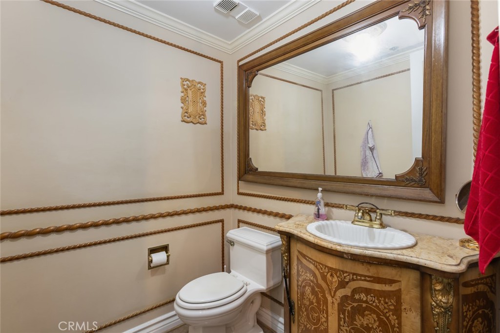 https://media.crmls.org/medias/36e6b7a9-f815-433b-8756-28086b564403.jpg?preset=X-Large