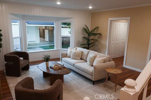 Detail Gallery Image 32 of 55 For 1305 W Riverside, Burbank,  CA 91506 - 4 Beds | 2 Baths