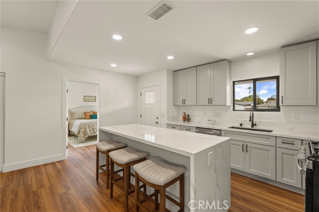 1792 Crestmont Place, Costa Mesa CA: https://media.crmls.org/medias/36e7e832-71b8-43ea-bbff-6a4f3c311e2f.jpg