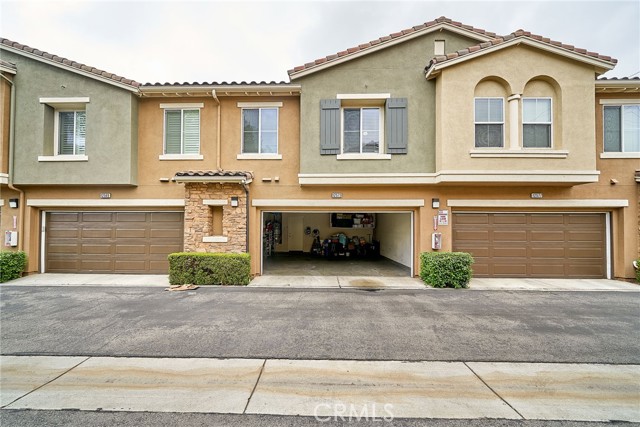 12573 Montaivo Lane, Eastvale CA: https://media.crmls.org/medias/36e7f6b3-79c3-4a46-8bbb-fc4ef1965cec.jpg