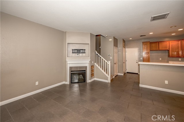 Detail Gallery Image 2 of 34 For 25759 Perlman Pl #C,  Stevenson Ranch,  CA 91381 - 3 Beds | 2/1 Baths