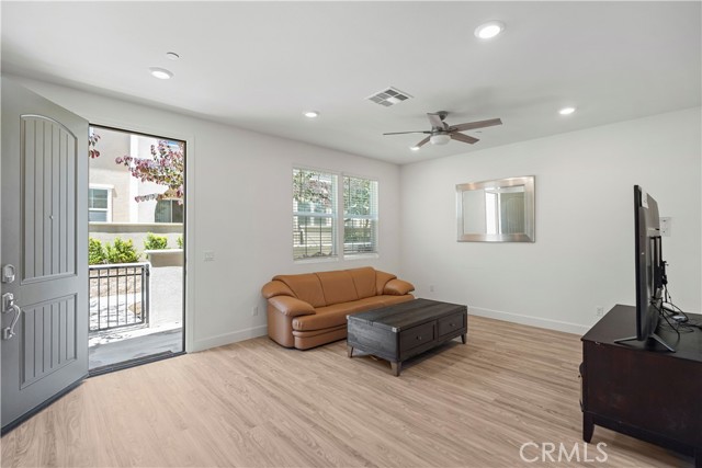 7118 Vernazza, Eastvale CA: https://media.crmls.org/medias/36e8142a-0f3f-4ff7-9d2b-8c8719e51722.jpg