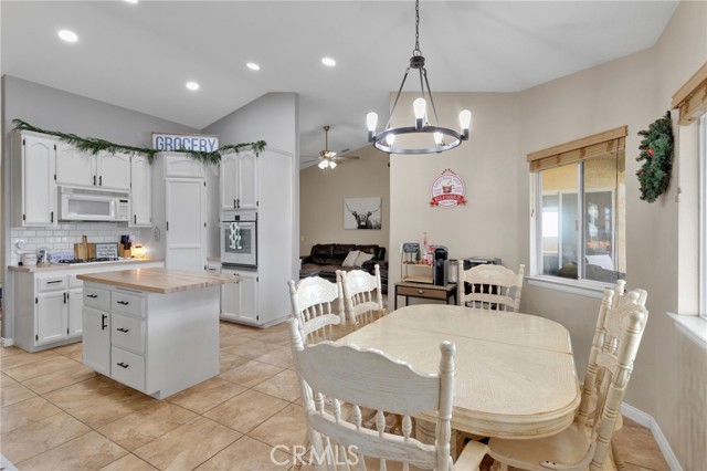Detail Gallery Image 11 of 39 For 15888 Saint Timothy, Apple Valley,  CA 92307 - 4 Beds | 2 Baths