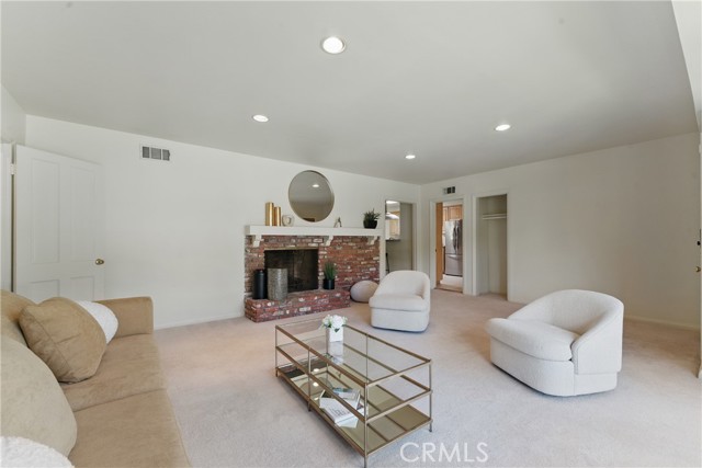 Detail Gallery Image 8 of 41 For 4482 Don Miguel Dr, Los Angeles,  CA 90008 - 2 Beds | 1/1 Baths