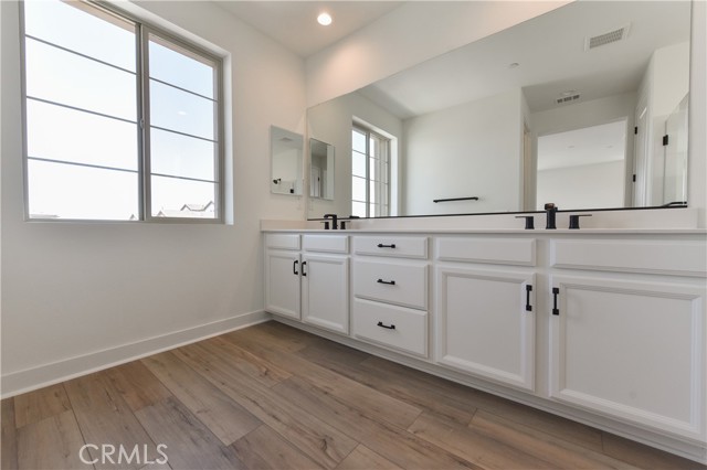 Detail Gallery Image 25 of 39 For 162 Pattern, Irvine,  CA 92618 - 4 Beds | 3 Baths