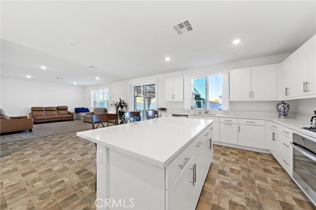 30842 White Pines, Menifee CA: https://media.crmls.org/medias/36ea30ee-1c1d-44f0-b45f-5e23dd5e137c.jpg