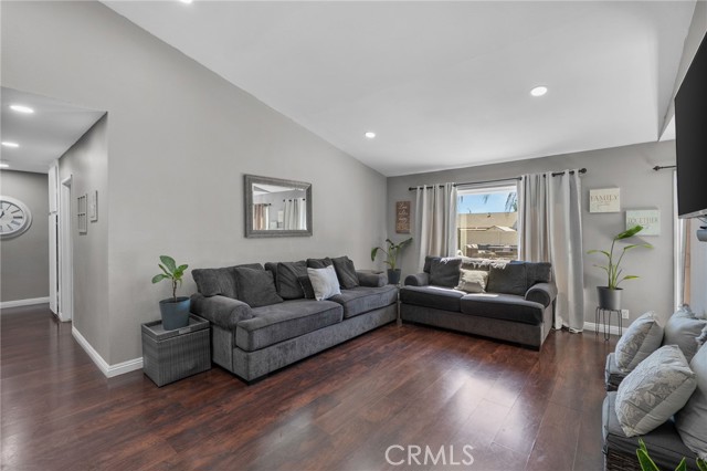 Detail Gallery Image 4 of 20 For 24315 Dolan Dr, Moreno Valley,  CA 92553 - 4 Beds | 2 Baths