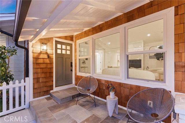 Detail Gallery Image 5 of 32 For 12947 La Maida St, Sherman Oaks,  CA 91423 - 4 Beds | 3 Baths