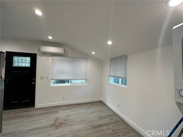 Detail Gallery Image 13 of 13 For 7016 Bertrand Ave, Reseda,  CA 91335 - 1 Beds | 1 Baths
