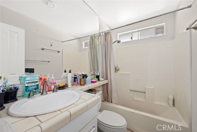 Detail Gallery Image 15 of 26 For 1660 W 146th St #2,  Gardena,  CA 90247 - 3 Beds | 2/1 Baths