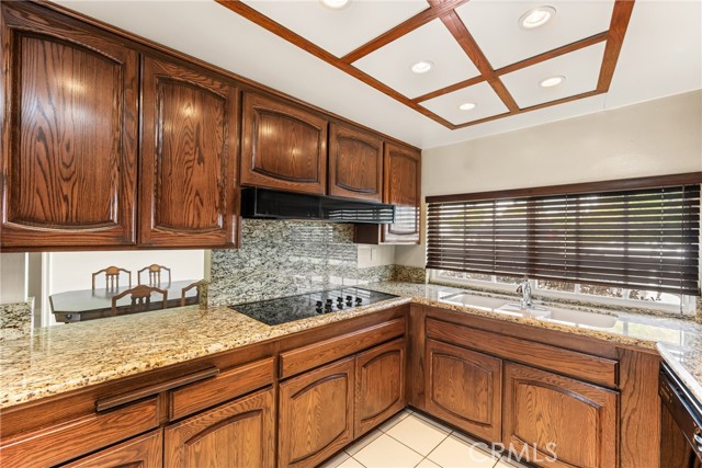 Detail Gallery Image 6 of 75 For 6040 Pat Ave, Woodland Hills,  CA 91367 - 5 Beds | 4/2 Baths