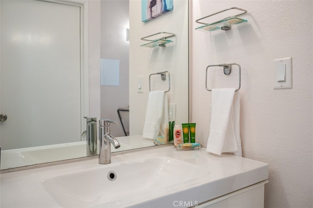 1621 Hotel Circle - photo 15