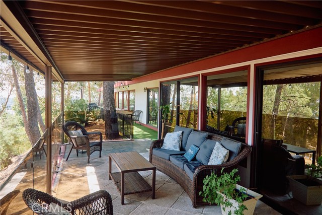 27424 Homyr Place, Canyon Country CA: https://media.crmls.org/medias/36f01419-07b8-4707-bb59-a8b0ed4022dc.jpg