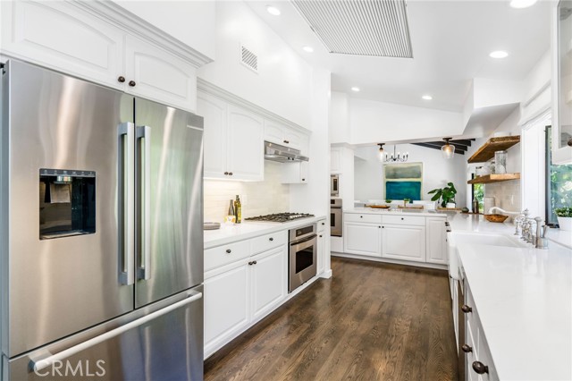 24743 Vantage Point Terrace, Malibu CA: https://media.crmls.org/medias/36f033e7-5343-4866-afab-2281df974125.jpg