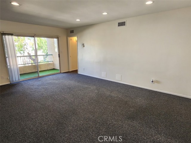 Detail Gallery Image 8 of 25 For 18307 Burbank Bld #14,  Tarzana,  CA 91356 - 2 Beds | 2 Baths
