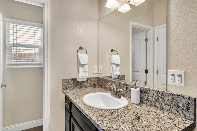 Detail Gallery Image 23 of 66 For 1765 Clearwater St, Tulare,  CA 93274 - 4 Beds | 2 Baths