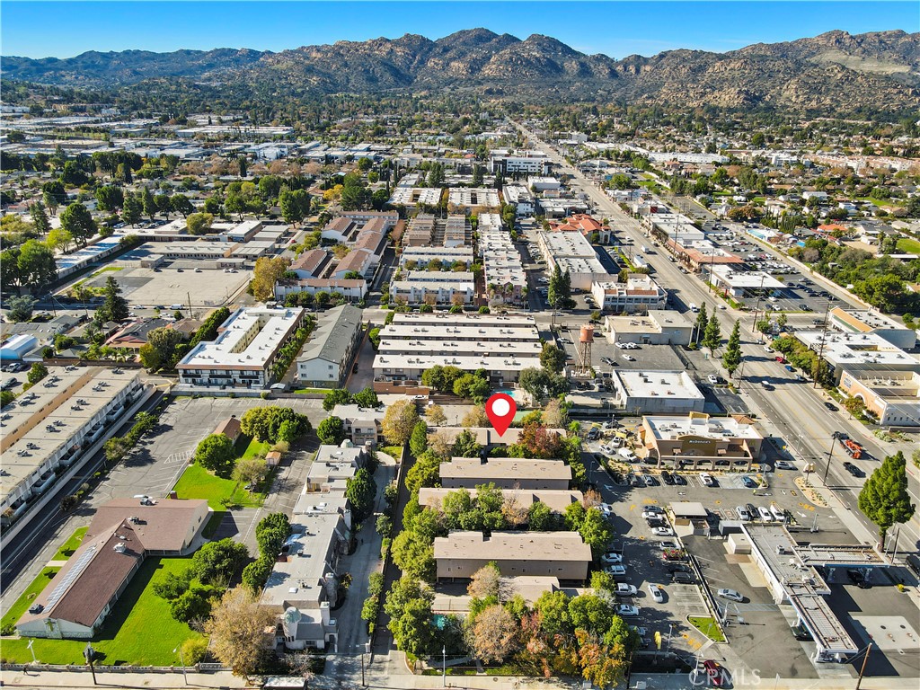 https://media.crmls.org/medias/36f11597-55b2-429b-9a1d-0df8bbfabfdb.jpg?preset=X-Large