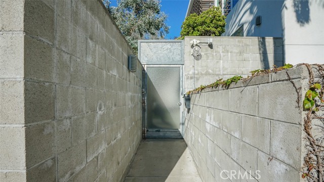 Detail Gallery Image 10 of 55 For 4705 Whitsett #106,  Studio City,  CA 91604 - 2 Beds | 2 Baths