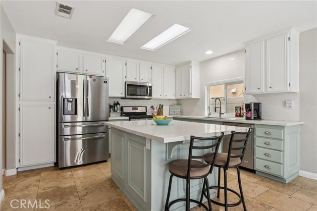 Detail Gallery Image 9 of 25 For 1457 Evergreen Ave, Beaumont,  CA 92223 - 4 Beds | 3 Baths