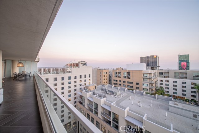 6250 Hollywood Boulevard, Los Angeles CA: https://media.crmls.org/medias/36f167d4-5ab2-422f-87c9-bc258a015ac1.jpg