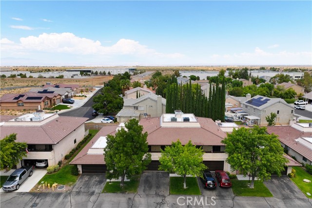 Detail Gallery Image 4 of 56 For 215 Hawk Ln, Palmdale,  CA 93551 - 3 Beds | 3 Baths