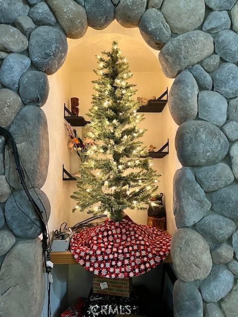 Detail Gallery Image 11 of 40 For 1215 Scenic Way, Rimforest,  CA 92378 - 3 Beds | 2/1 Baths