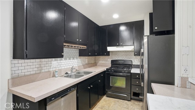 Detail Gallery Image 9 of 25 For 1101 W Macarthur, Santa Ana,  CA 92707 - 2 Beds | 2 Baths