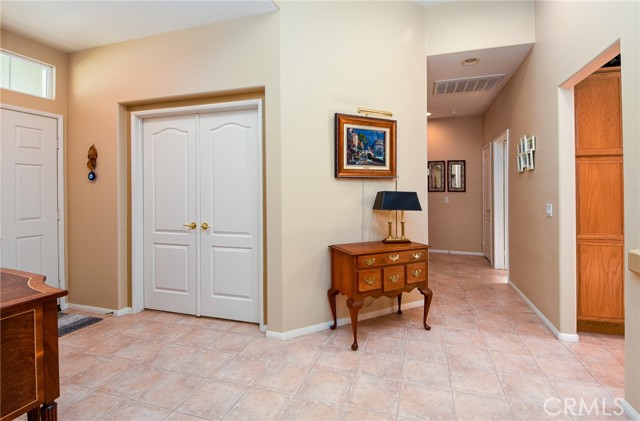 24182 Via Llano, Murrieta CA: https://media.crmls.org/medias/36f405a1-c772-4fd1-8bf4-af5c9902a615.jpg