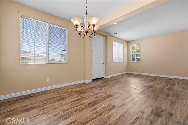 Detail Gallery Image 3 of 59 For 5080 Meadowsweet Dr, Palmdale,  CA 93551 - 4 Beds | 2/1 Baths