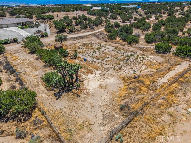 8277 Macron Street, Oak Hills CA: https://media.crmls.org/medias/36f4dfd5-ae40-4c4b-863e-10aeba8fd4c8.jpg