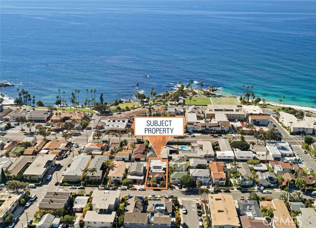 437 Cypress Drive Laguna Beach, California 437 Cypress Drive is a 6-unit multifamily investment property located in Laguna Beach, one of the premier housing markets nationwide. Built in 1907 and 1956, 437 Cypress Drive offers an excellent unit mix consisting of studio and three-bedroom apartment units as well as a three-bedroom house. The property offers luxury amenities including large private patios and balconies, scenic ocean views (select units), modern fixtures and cabinetry, garage and tandem parking, in-unit laundry (select units), and hardwood flooring. 50% of the units have been renovated, with the larger units being highly updated with a sub zero fridge and thermador ranges.