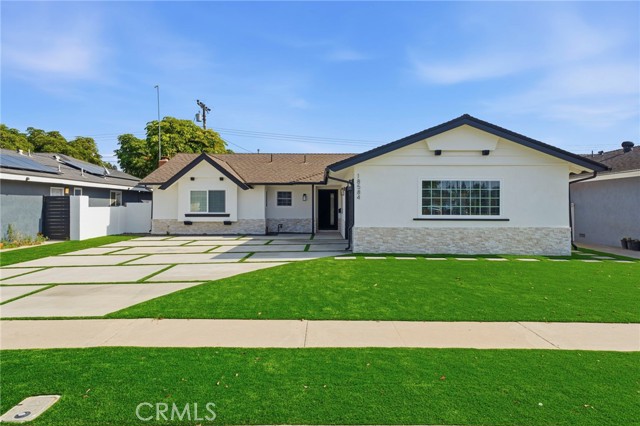 Detail Gallery Image 2 of 26 For 18584 Redwood, Fountain Valley,  CA 92708 - 3 Beds | 2/1 Baths