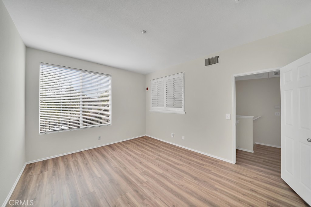 MLS #OC25274168 image #8