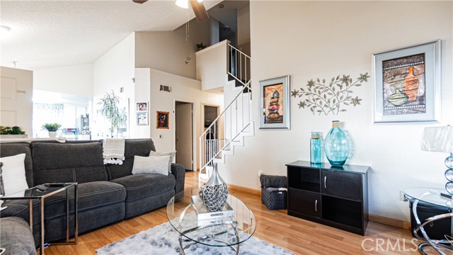 Detail Gallery Image 8 of 20 For 12450 Silverwood Ln, Victorville,  CA 92395 - 4 Beds | 2/1 Baths