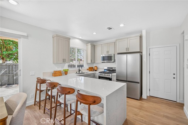 1324 Estel photo 15