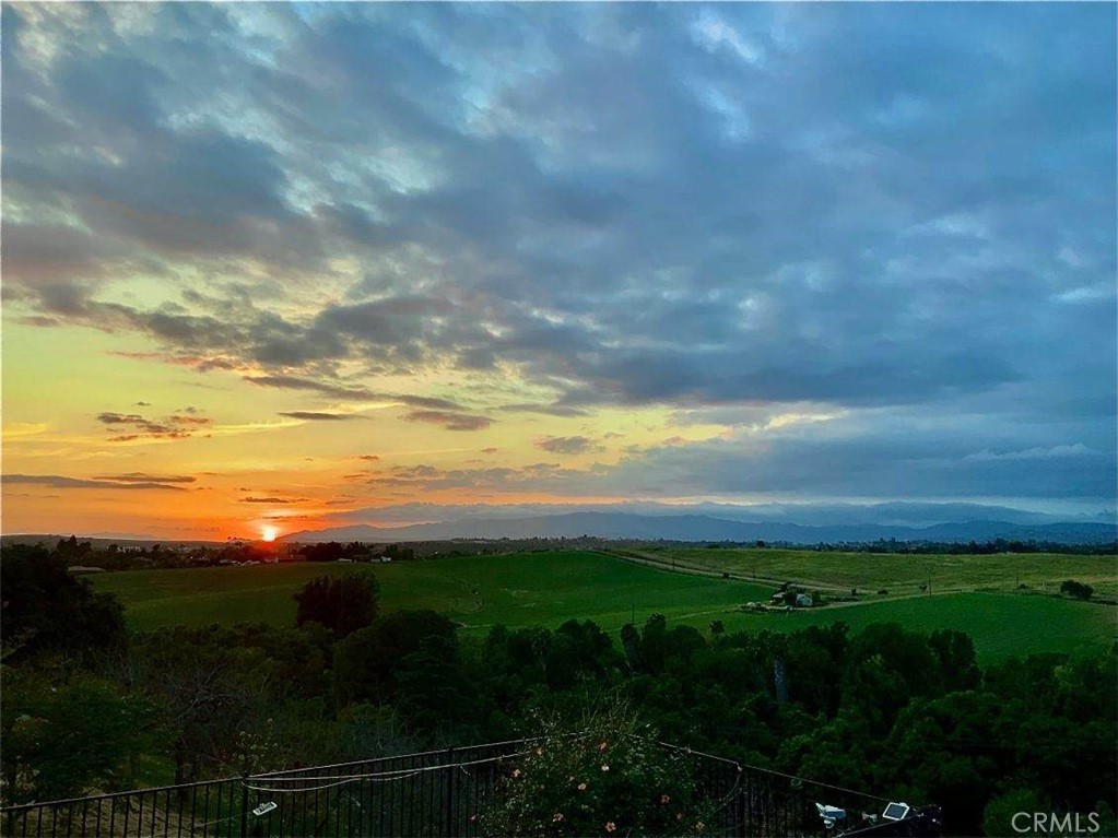 https://media.crmls.org/medias/36f66c71-fcb7-4f2a-ad67-459bce271ad8.jpg?preset=X-Large