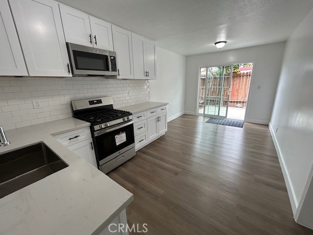 Detail Gallery Image 8 of 10 For 4109 W 5th St #8,  Santa Ana,  CA 92703 - 2 Beds | 2 Baths